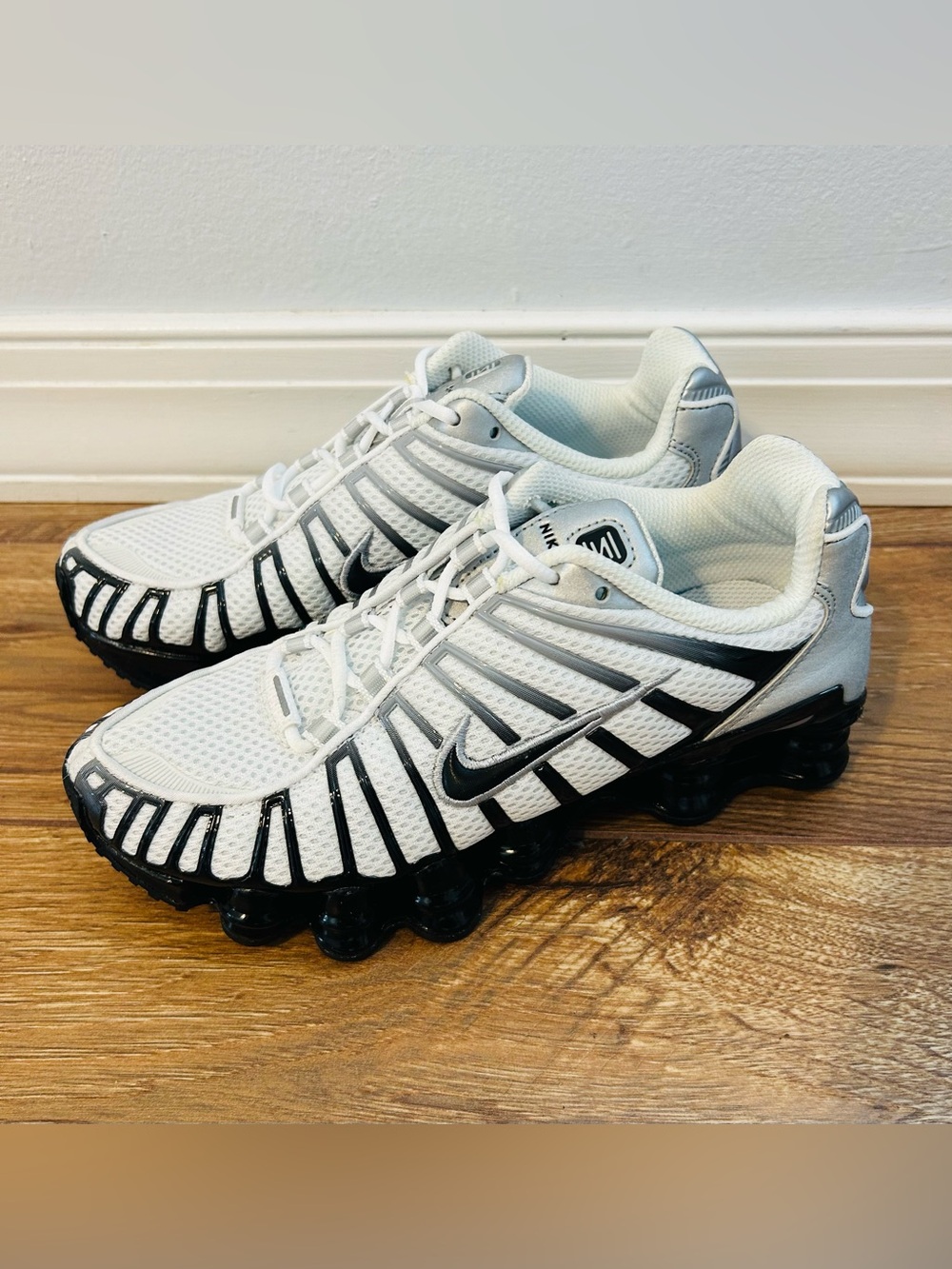 NEW Nike Shox TI Sneakers Women's Size 6 Black Metallic Silver HQ4049-001